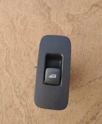 Volvo V40 Electric window control switch 31394840