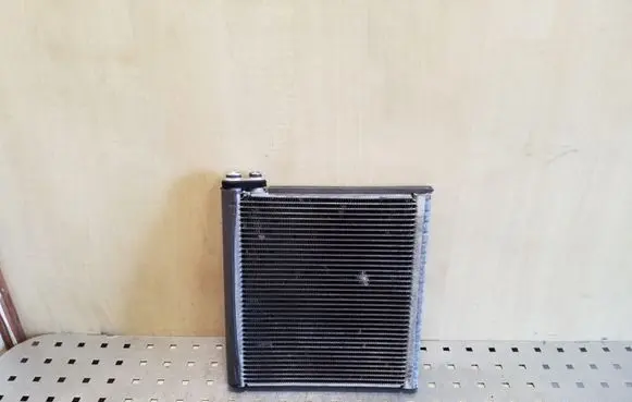 Toyota Avensis T250 Air conditioning (A/C) radiator (interior) 