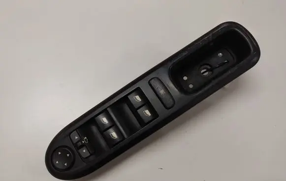 Peugeot 407 Electric window control switch 53269735B 96468704XT