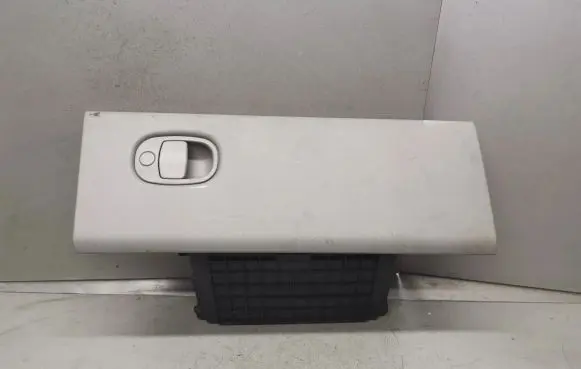 Chevrolet Equinox Glove box lid/cover 