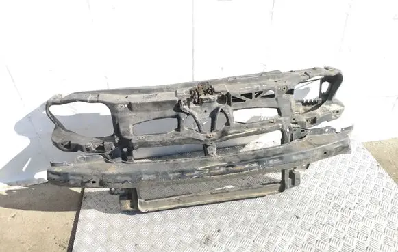 Volkswagen Golf IV Radiator support slam panel