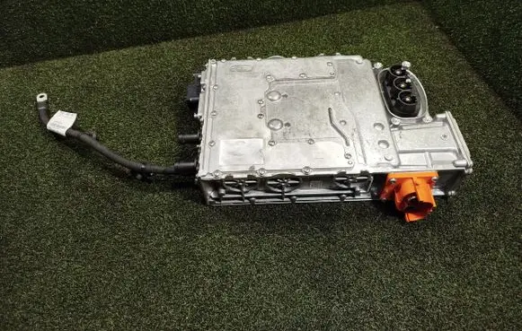 Voltage converter inverter