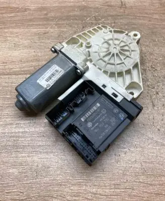 Volkswagen Passat Alltrack Front door window regulator motor 1K0959792L 1K0959702P USED