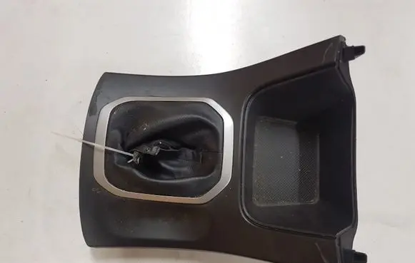 KIA Sorento Center console decorative trim 846512P910