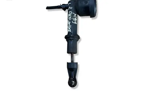Land Rover Freelander Clutch master cylinder DB07AF604