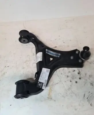 Mercedes-Benz Vito Viano W447 Front lower control arm/wishbone A447330300