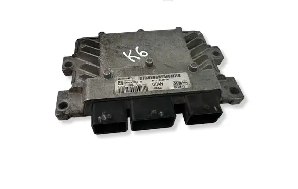 Ford Fiesta Engine control unit/module 8V2112A650TH EMS2102 S180047003