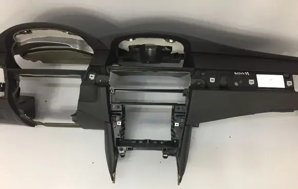 BMW 5 E60 E61 Dashboard 7130977