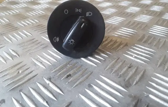 Skoda Octavia Mk2 (1Z) Light switch 1Z0941431B 748500460000