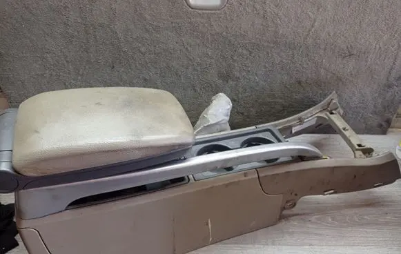 Volvo XC70 Center console 9204340 9204304