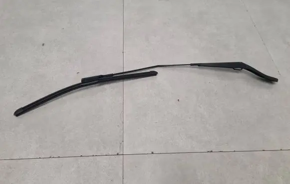 Volvo V40 Windshield/front glass wiper blade 31276063