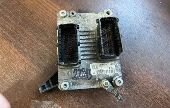 Opel Corsa C Engine control unit/module 55557932 0261208939