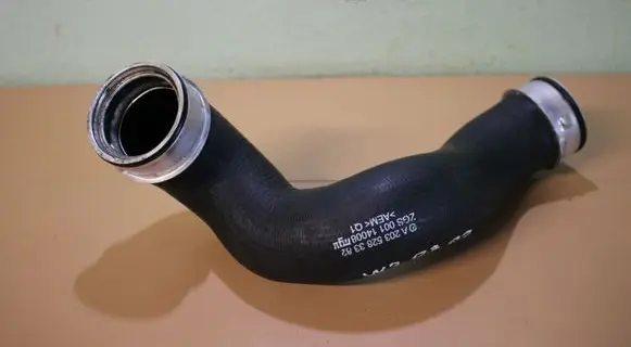 Mercedes-Benz C W203 Intercooler hose/pipe A2035283382