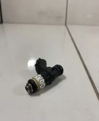 Skoda Fabia Mk2 (5J) Fuel injector 036906031M
