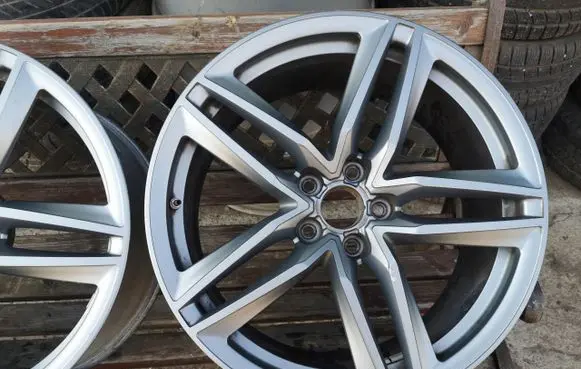 Audi R8 4S R18 alloy rim 