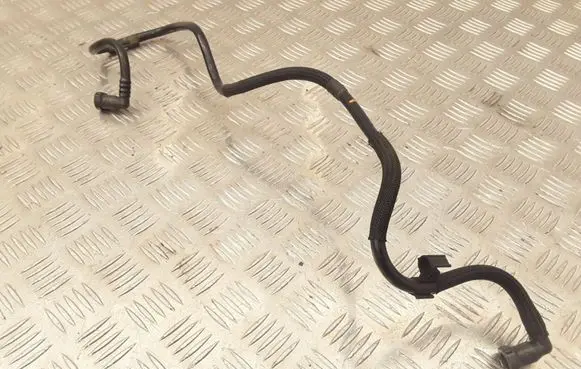 Nissan Note (E11) Fuel line pipe
