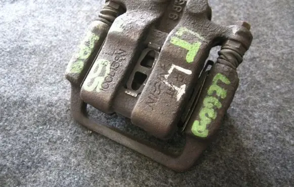 Honda Legend III KA9 Rear brake caliper