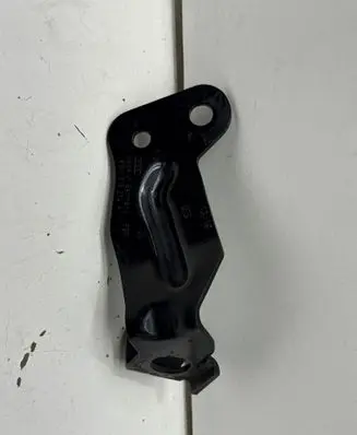 Audi RS5 Intercooler pipe mounting bracket 8W0616274A