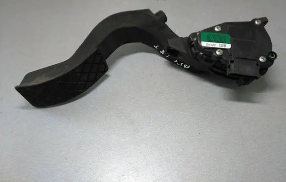 Volkswagen PASSAT B5.5 Accelerator throttle pedal 8D1721523E 6PV00837503