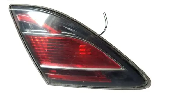 Tailgate rear/tail lights