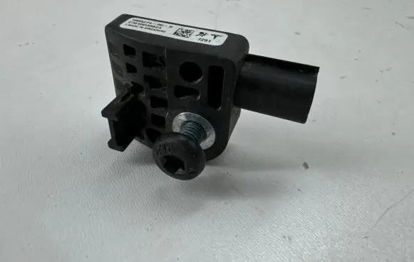Tesla Model S Airbag deployment crash/impact sensor 100527400B 27010D35824