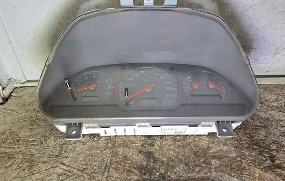 Volvo S40, V40 Speedometer (instrument cluster) 30857575 30857575I