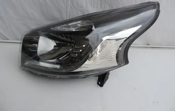 Opel Vivaro Headlight/headlamp 260604842R