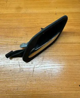 BMW 5 E39 Front door interior handle 8226049