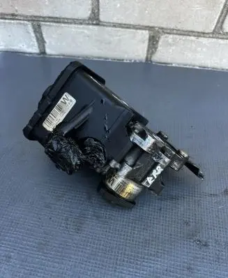 BMW 5 E39 Power steering pump 1095749