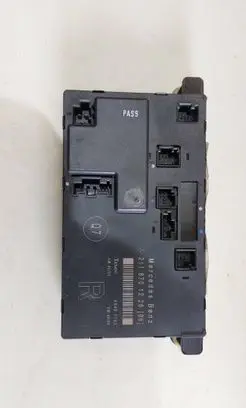 Mercedes-Benz E W211 Door control unit/module 2118701226 00401702