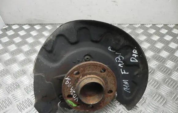 Skoda Fabia Mk2 (5J) Front wheel hub 6C0256A
