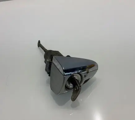 Mercedes-Benz E W211 Front door lock (next to the handle) 