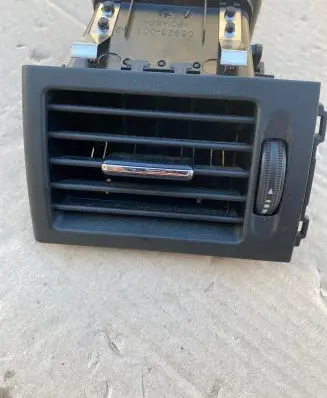 Mercedes-Benz C W204 Dash center air vent grill A2048300754 5925001