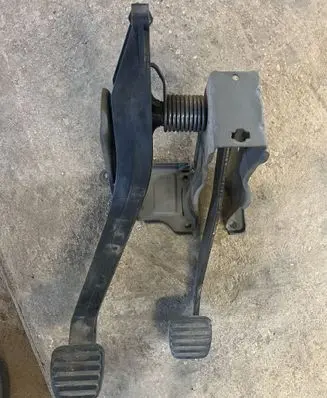 Dacia Logan I Pedal assembly 