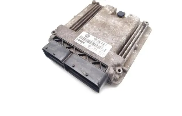 Volkswagen Touareg I Engine control unit/module 070906016F 0281011258