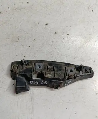 Front bumper mounting bracket