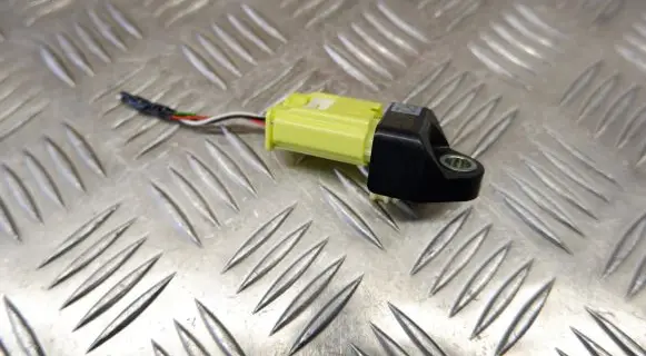 Toyota Yaris XP210 Airbag deployment crash/impact sensor 898310D110