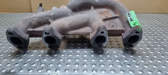 Volkswagen Golf V Exhaust manifold 06A253033AS