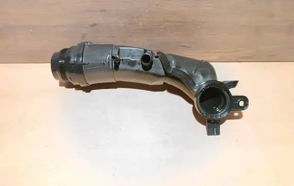 Peugeot 2008 II Air intake hose/pipe 9833016780