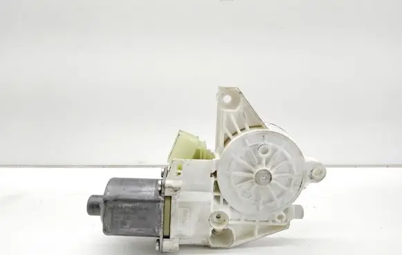 Mercedes-Benz E W212 Front door window regulator motor A2048200242 0130822502