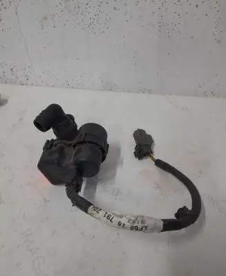 Lexus NX Vacuum valve 3M519C111CA 0261222020