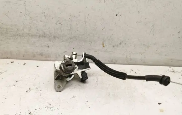 Audi A6 S6 C6 4F Tailgate exterior lock 8E0827573