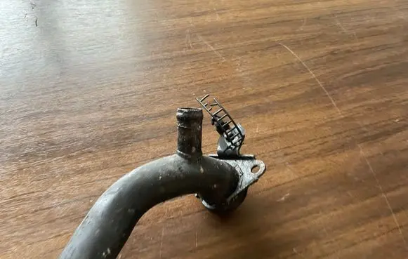 Audi A4 S4 B5 8D Engine coolant pipe/hose
