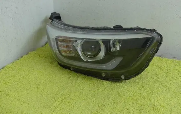 KIA Stonic Headlight/headlamp 92102-H8