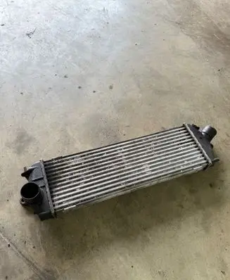 Opel Vivaro Intercooler radiator 988650BB 8200411160 93854162