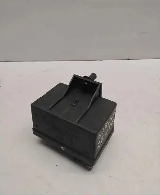 Peugeot 407 Glow plug pre-heat relay 0281003018