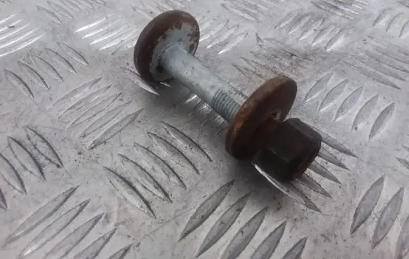 Volkswagen Touareg I Rear suspension camber bolt 