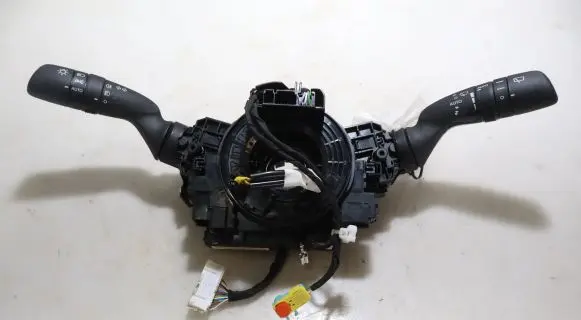 Toyota Yaris Cross Light switch