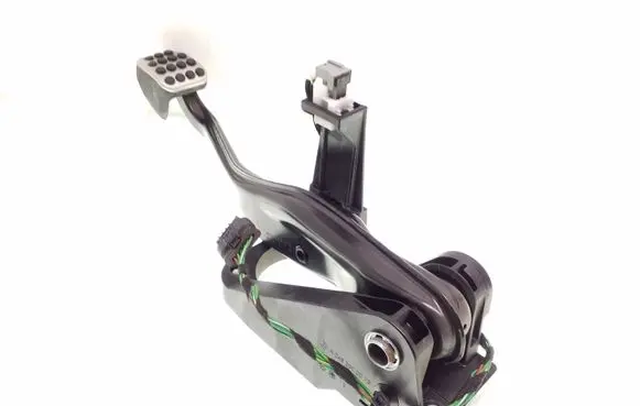Mercedes-Benz A W176 Brake pedal A2462900019