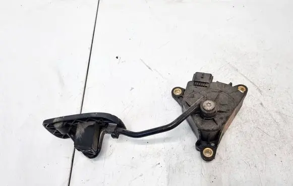 Nissan Micra Accelerator throttle pedal 18002ax600